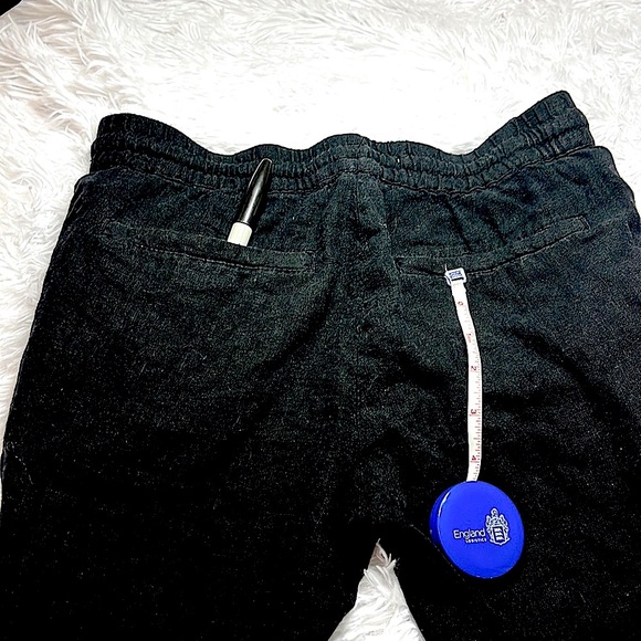 Roxy black beach pants size small 2 back pockets 3 1/2”deep 2 side 4 1/2”deep. - Picture 4 of 8